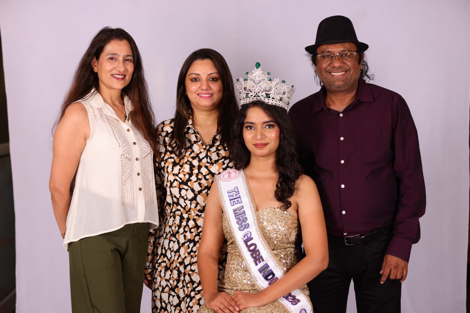 पैर में चोट ने रोका था पहला सपना, अब निहारिका राठौड़ ने जीता द मिस ग्लोब इंडिया का ताज