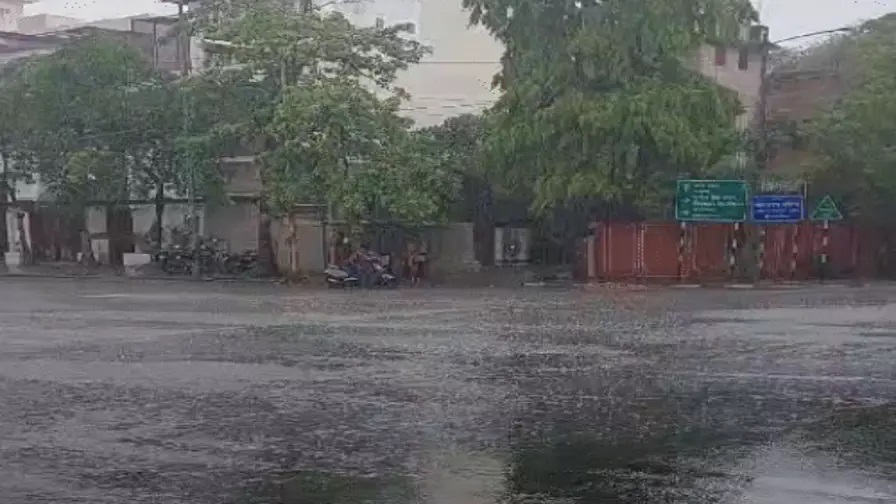 राजस्थान में फिर बिगड़ेगा मौसम! 40 KM की रफ्तार से हवाएं, जयपुर समेत 24 जिलों में अलर्ट