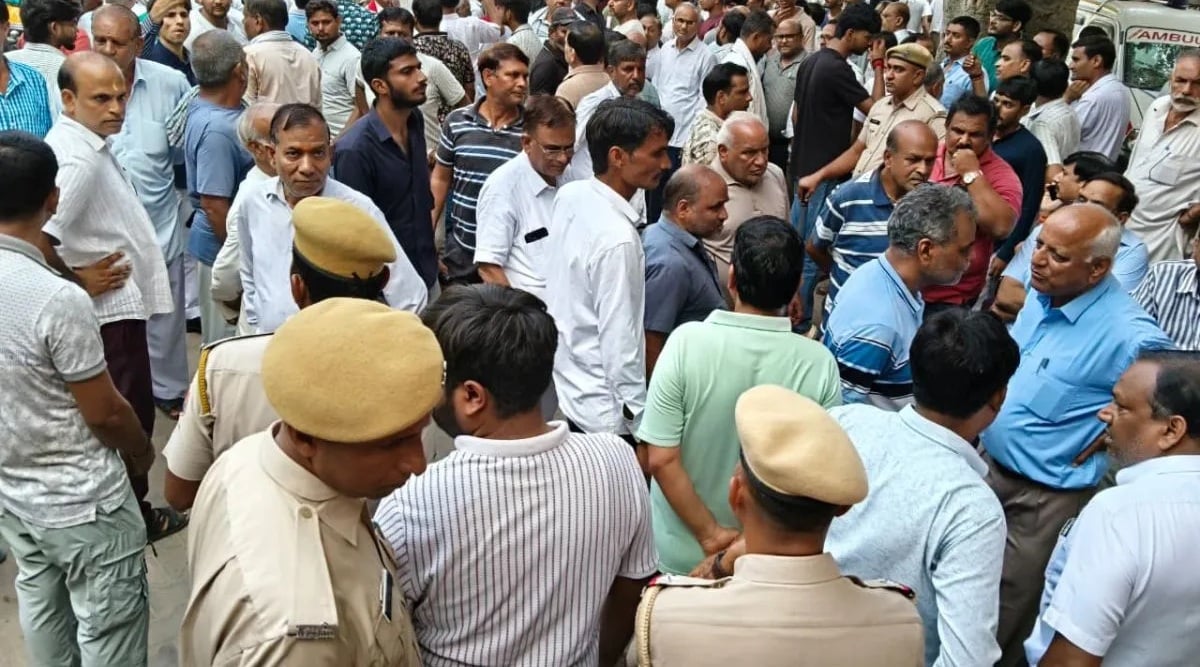 Behror Nagar Nikay Chunav: निर्दलीय पार्षद प्रत्याशी के पति की गिरफ्तारी के बाद जमकर हुआ बवाल