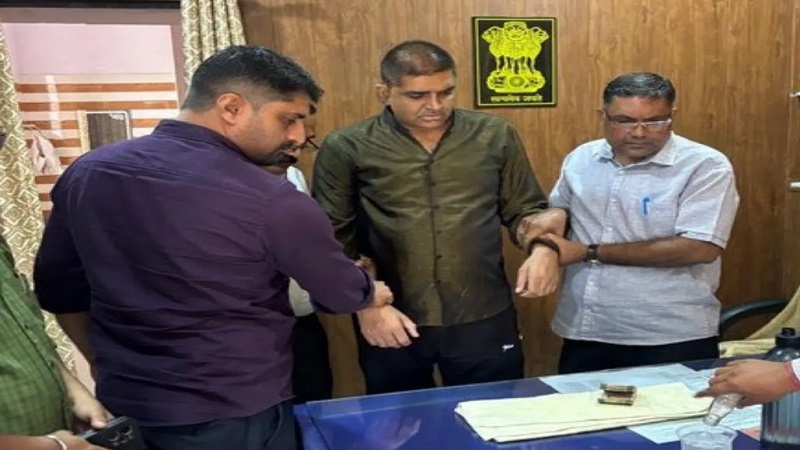 सड़क का काम रोकने की धमकी, 50 हजार की डील और फिर ACB का जाल… सांभर SHO ऐसे पकड़े गए रंगे हाथ
