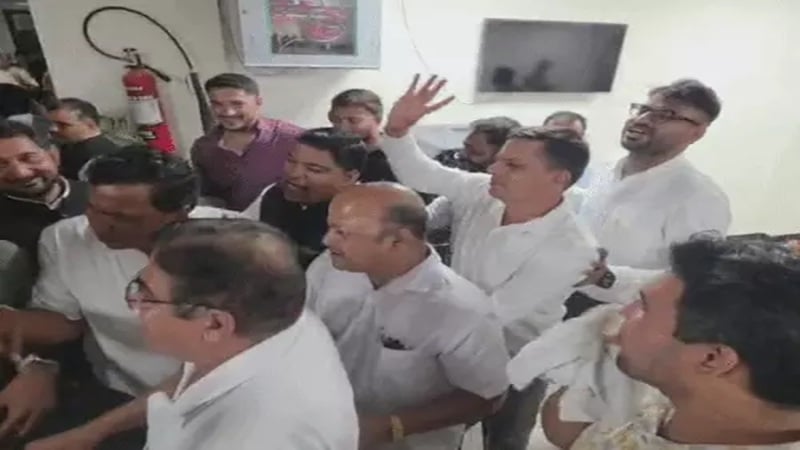 मेयर की कुर्सी के लिए राजस्थान में बड़ा खेल! 7 निर्दलीय BJP में, पाली में कांग्रेस की बगावत; अजमेर-बालोतरा में भी ट्विस्ट