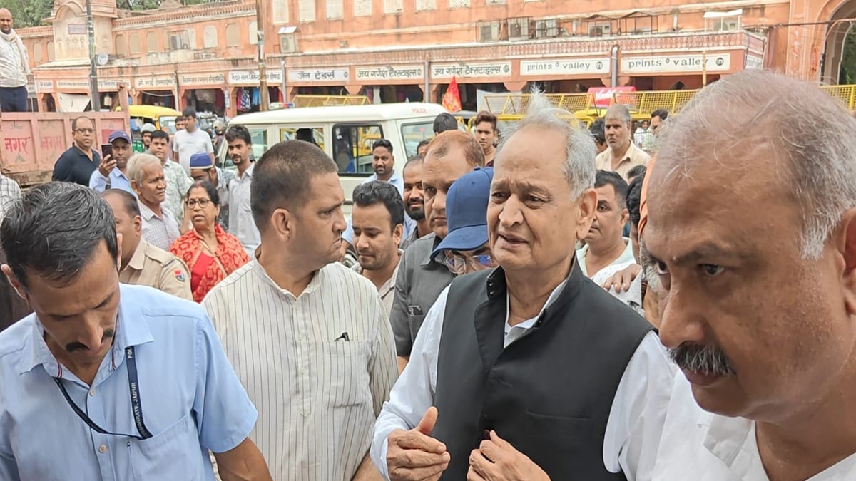 रात को दुकानें बंद कर गए थे, सुबह मिली बस राख… जयपुर के पुरोहित जी का कटला अग्निकांड पर क्यों उठ रहे सवाल