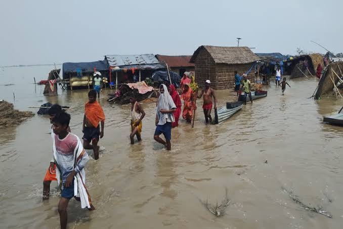 Sahibganj Flood: घरों से लेकर कॉलेज हॉस्टल तक पहुंचा बाढ़ का पानी, कई वार्ड जलमग्न, सांप-बिच्छुओं के खतरे से दहशत