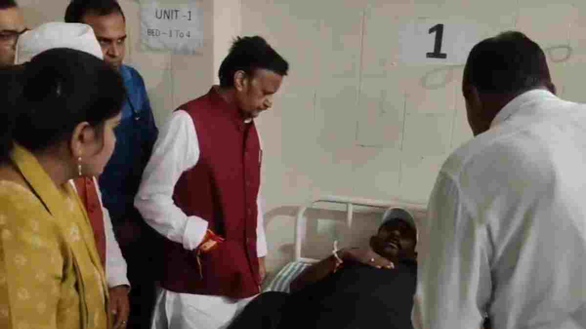 सागर जहरीली शराब कांड: 74 मरीजों का इलाज जारी, 11 मौतों के बाद 20 लोगों के खिलाफ FIR दर्ज