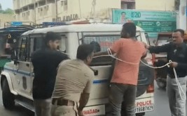भावनगर में हत्या के आरोपी की सरेआम पिटाई: पुलिस पर उठे सवाल, सर्कुलर के उल्लंघन का आरोप