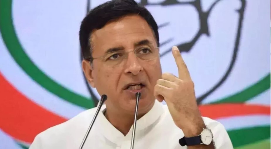 पीएम मोदी के दौरे से पहले कांग्रेस का बड़ा दांव, सुरजेवाला बने गुजरात के नए प्रभारी