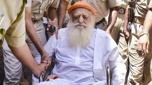 अस्थायी जमानत याचिका खारिज: सुप्रीम कोर्ट से उम्मीद लगाए बैठे आसाराम को गुजरात हाईकोर्ट से झटका