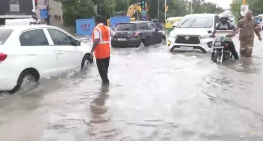 अहमदाबाद में 5 घंटे में 3 इंच बारिश से जलभराव, राज्य में सीजन की 100% बारिश पूरी