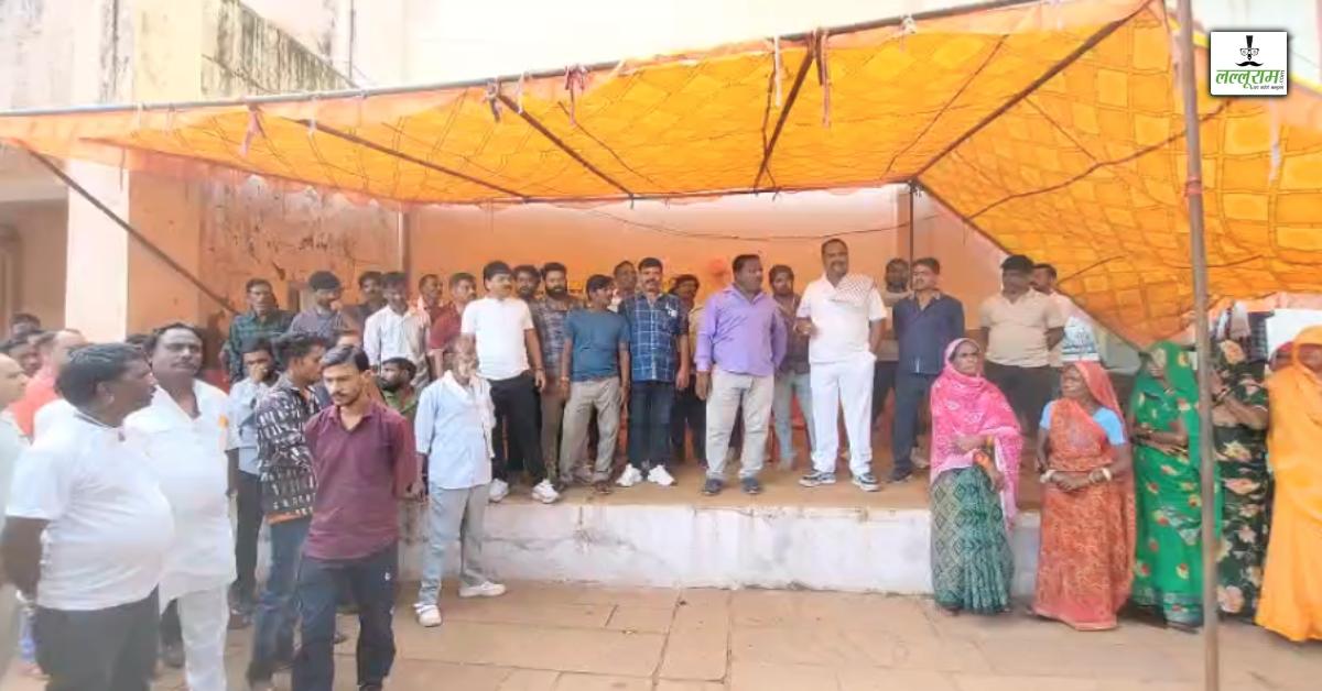शिवपुरी में नपा सफाई कर्मचारियों की हड़ताल स्थगित, कलेक्टर के हस्तक्षेप के बाद लिया फैसला