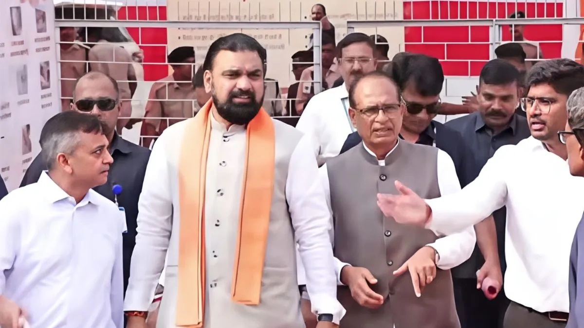 बाढ़ से हुए नुकसान का आकलन करने मुंगेर पहुंचे शिवराज सिंह चौहान, CM सम्राट ने किया बड़ा ऐलान