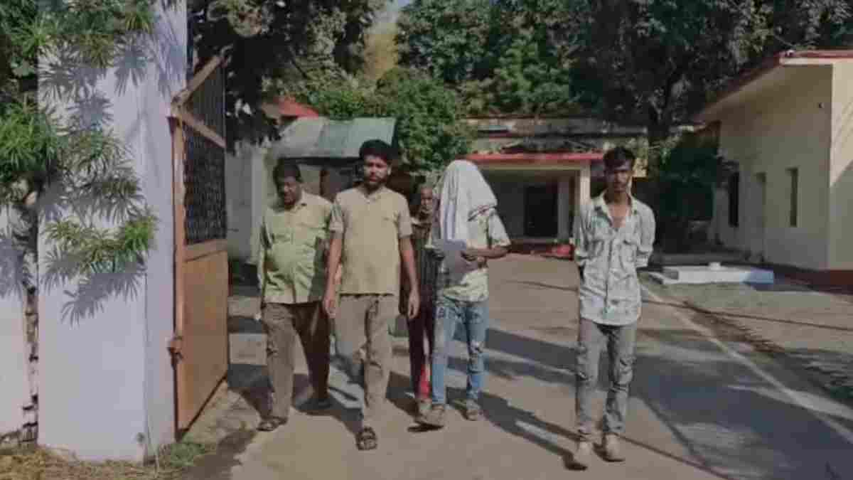 टीकमगढ़ में नाबालिग से मारपीट कर 2.17 लाख रुपये की लूट, अगवा कर टोरिया ले गए बदमाश, SP के दखल के बाद कोतवाली पुलिस ने दर्ज की FIR
