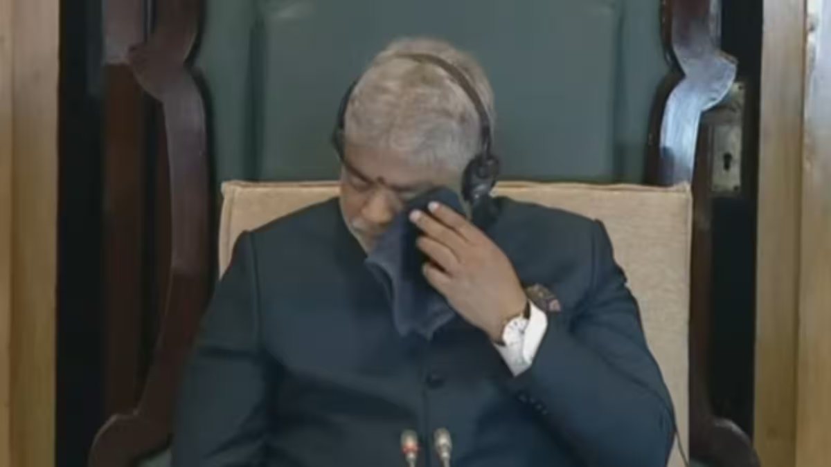 मां के अपमान पर तेलंगाना विधानसभा स्पीकर बिलख-बिलखकर रो पड़ेः BRS नेता ने कहे थे अपशब्द, हुआ गिरफ्तार, देखें वीडियो