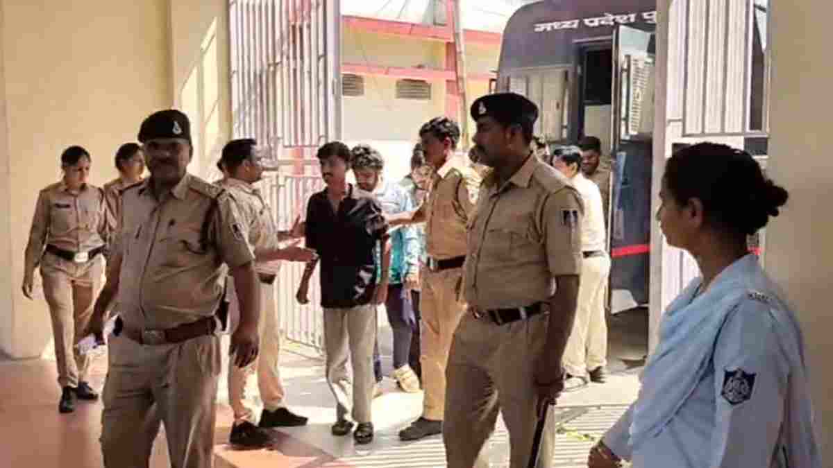 उज्जैन शाही मस्जिद बवाल में बड़ा एक्शन: पुलिस ने 9 आरोपियों को कोर्ट में किया पेश, 12 अक्टूबर तक भेजे गए जेल; 1 की तलाश जारी