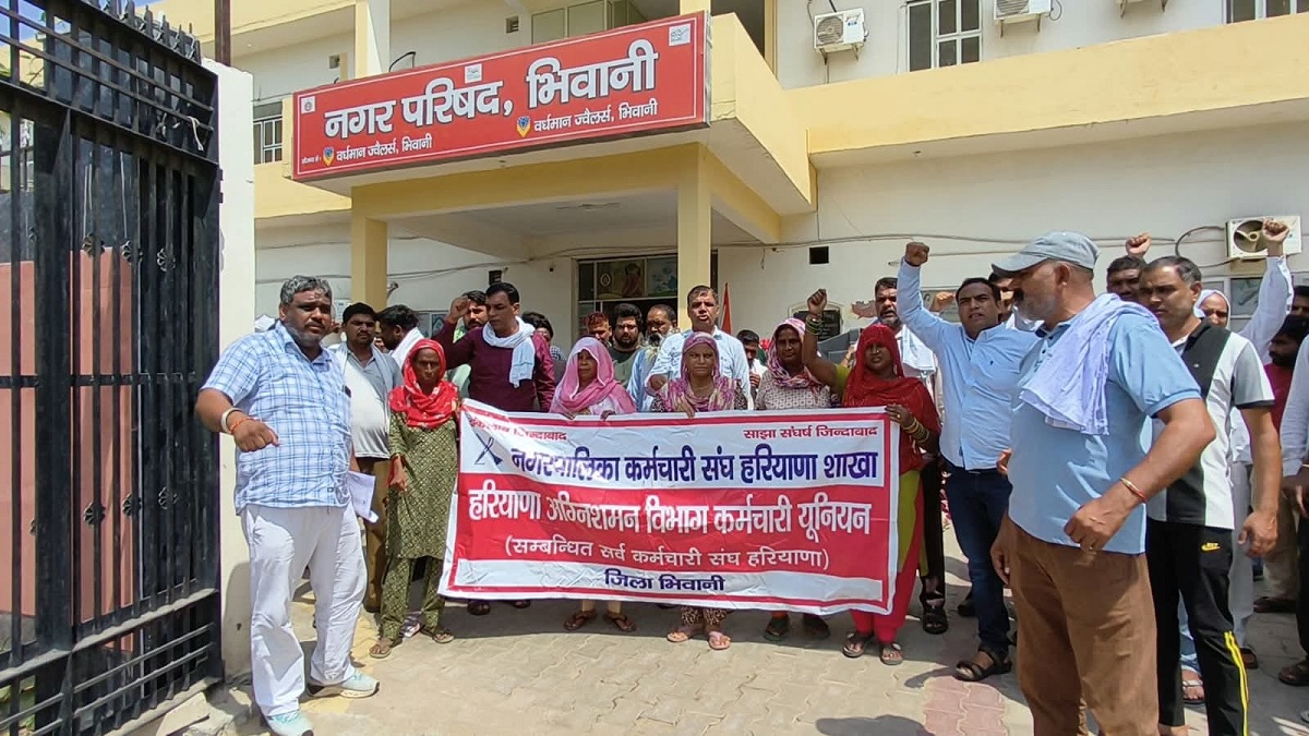 28 दिन से हड़ताल, फिर क्यों भड़का पालिका और फायर कर्मचारियों का गुस्सा?