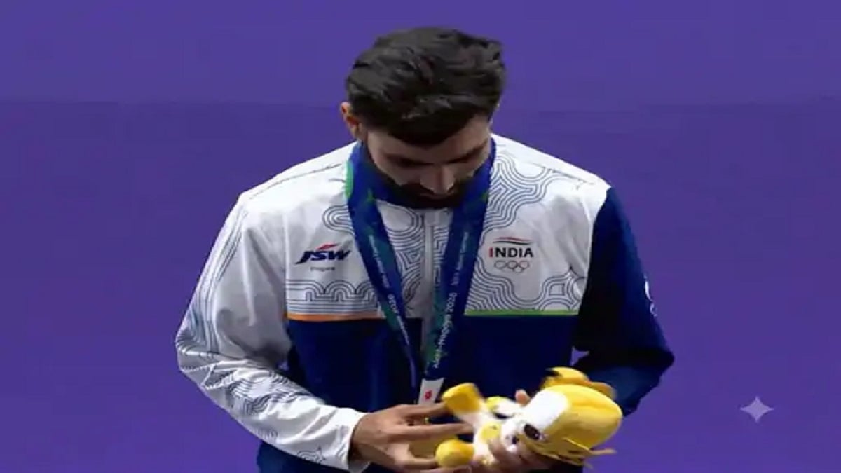 2019 में भीषण हादसा, पैर टूटा, कर्ज लेकर खरीदे उपकरण: एशियन गेम्स में गोल्ड जीतकर लौटे शूटर कमलजीत का भव्य स्वागत!