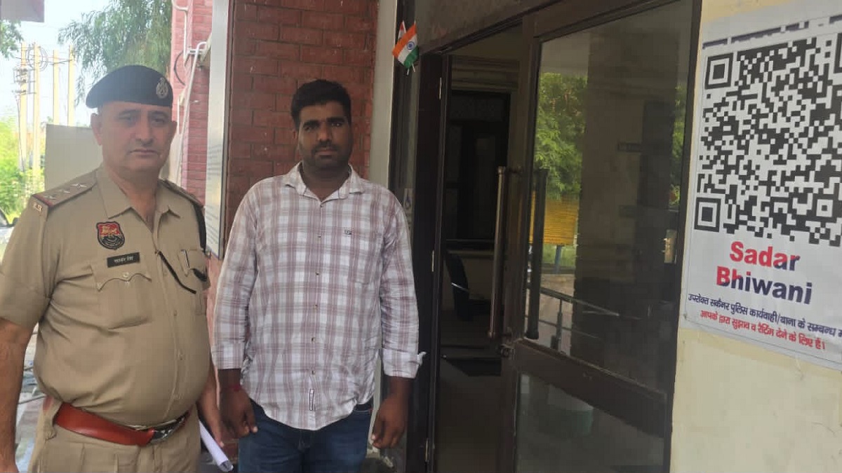 CM को ज्ञापन सौंपने वाले थे छात्र नेता प्रवीण बूरा, रैली से पहले ही पुलिस ने घर से उठाया; मचा बवाल!