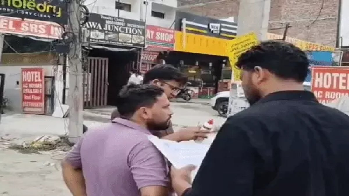 फरीदाबाद के ग्रीन फील्ड में DTCP का एक्शन: रिहायशी मकानों में चल रहीं कमर्शियल दुकानों पर चिपकाए नोटिस