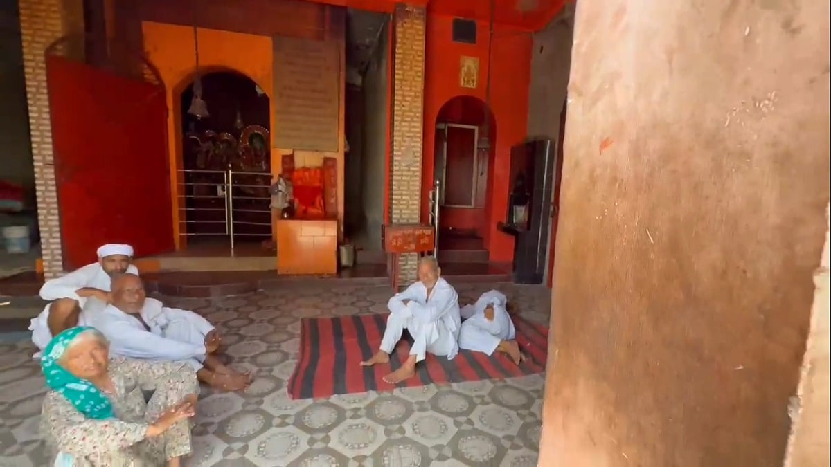 पुजारी खाना खाने गए घर और पीछे से बालाजी मंदिर का दानपात्र साफ, हलवे के पलटे से तोड़ा ताला!
