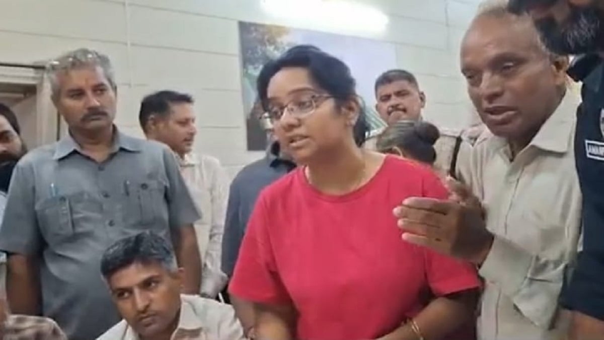अनिल विज का जन दरबार में दिखा एक बार फिर “गब्बर” अंदाज, लिए ‘ऑन स्पॉट एक्शन’, नपे 2 चौकी इंचार्ज; कई मामलों में जांच के निर्देश