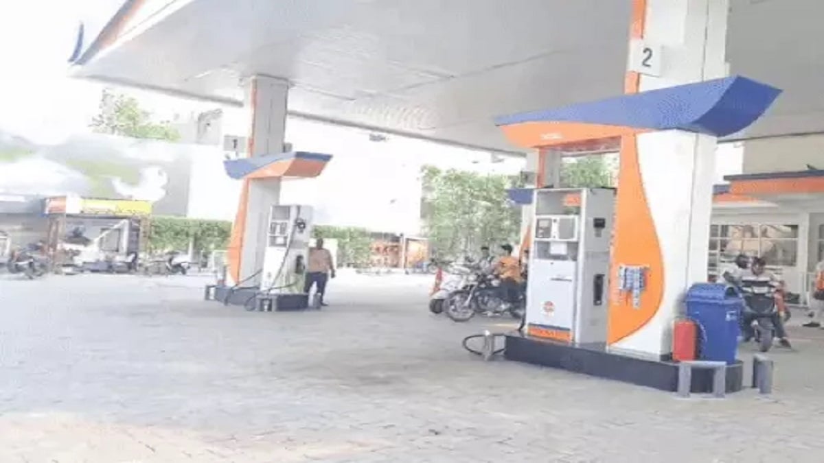 UPI Payment at Petrol Pumps: हरियाणा में 4,469 पेट्रोल पंपों पर डिजिटल पेमेंट बंद करने की चेतावनी, जानिए क्या है वजह