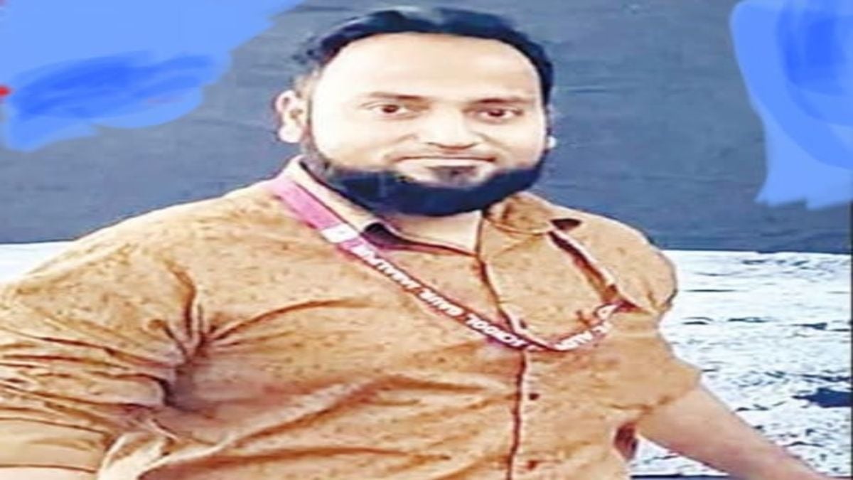 लव जिहादः नाबालिग छात्रा पर शादी और धर्म परिवर्तन का दबाव बनाने वाला शिक्षक सैयद गिरफ्तार, FIR दर्ज