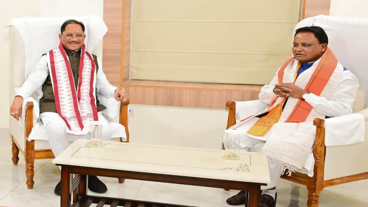 मुख्यमंत्री साय की ओडिशा के CM माझी से मुलाकात, बोले- महानदी जल विवाद का जल्द निकलेगा समाधान