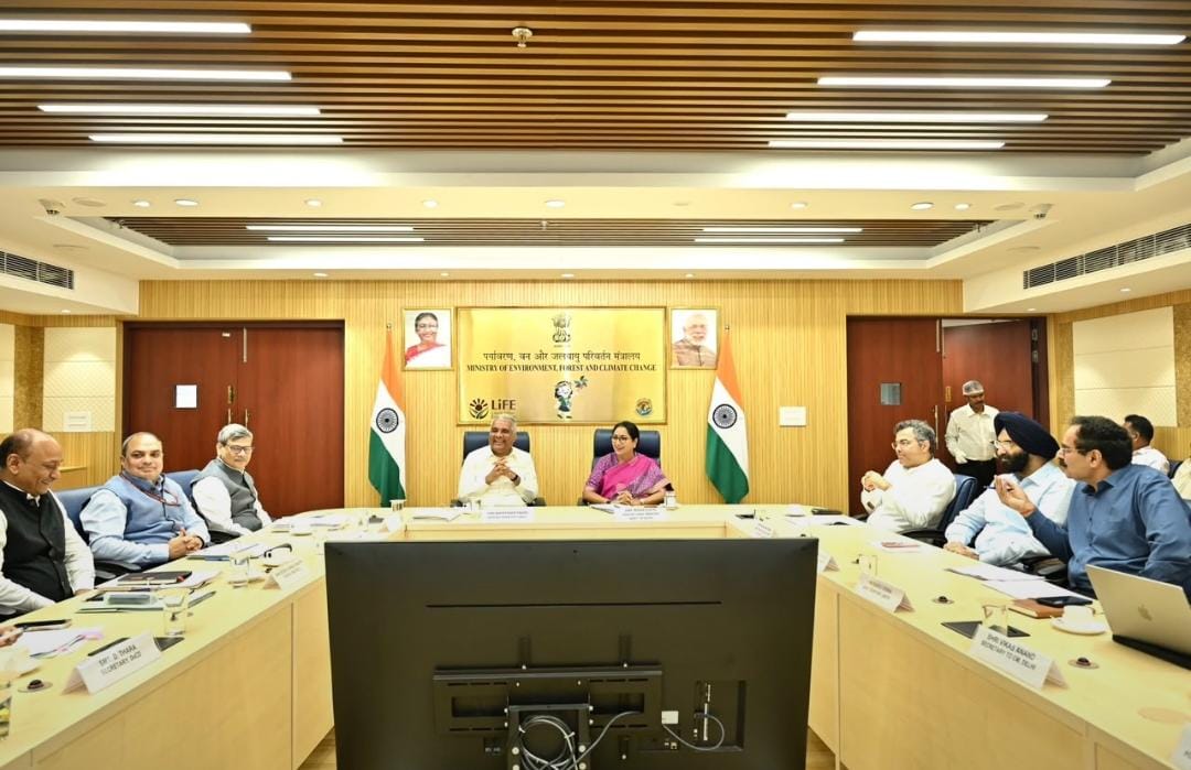दिल्ली में प्रदूषण पर सरकार सख्त, WFH से लेकर नो PUCC-नो फ्यूल तक लागू होंगे कदम