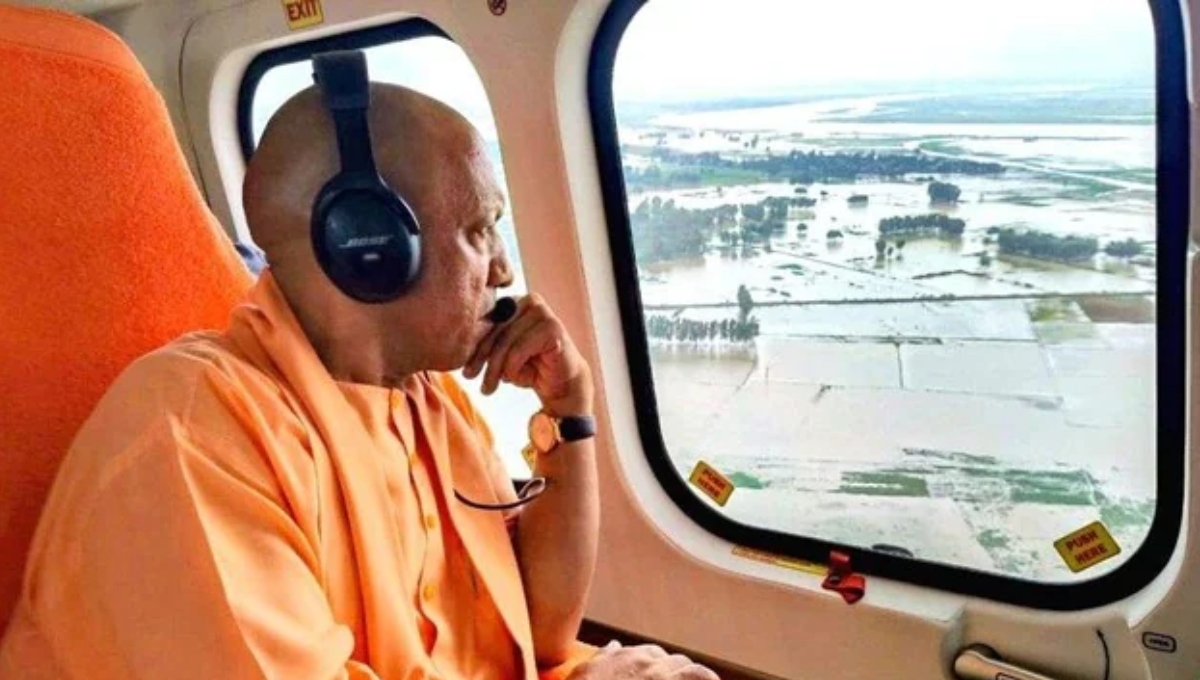 वाराणसी में बाढ़ का जायजा लेने पहुंचेंगे सीएम योगी, गंगा-वरुणा का करेंगे हवाई सर्वे; राहत शिविर में बांटेंगे सामग्री