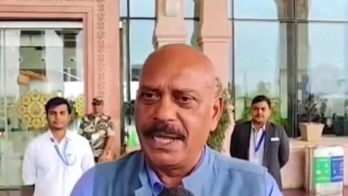 अयोध्या पहुंचे राम मंदिर ट्रस्ट के नए CEO जितेंद्र मिश्रा, रामलला के दर्शन से शुरू होगी नई जिम्मेदारी