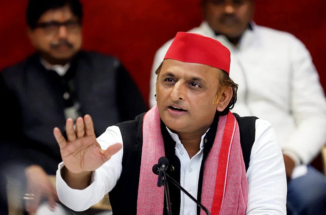 ‘पराया धन अपना बनाना BJP से बेहतर कौन जानता है?’ तावड़े के तंज पर अखिलेश यादव का पलटवार, गरमाई UP की राजनीति