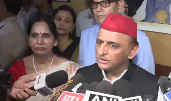 सहारनपुर की घटना से सियासी भूचाल! अखिलेश बोले- दूसरों के धर्म को ठेस पहुंचाने वाले ‘असली सनातनी’ नहीं