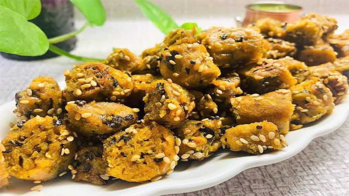 कम तेल में बनाएं टेस्टी और हेल्दी दूधी मुठिया, यहां से सीखें इस गुजराती डिश की रेसिपी