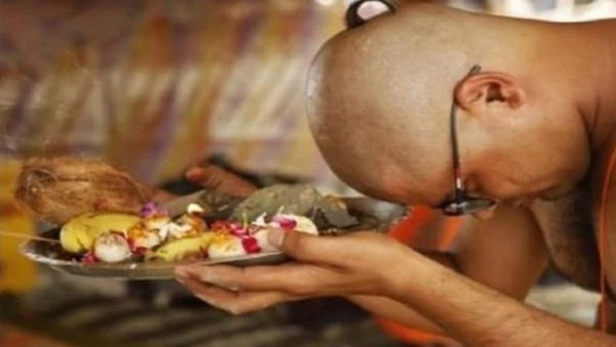 पितृ पक्ष : श्राद्ध वाले दिन भूलकर भी बाहर ना करें घर काा कूड़ा, बाल धोने से भी करें परहेज