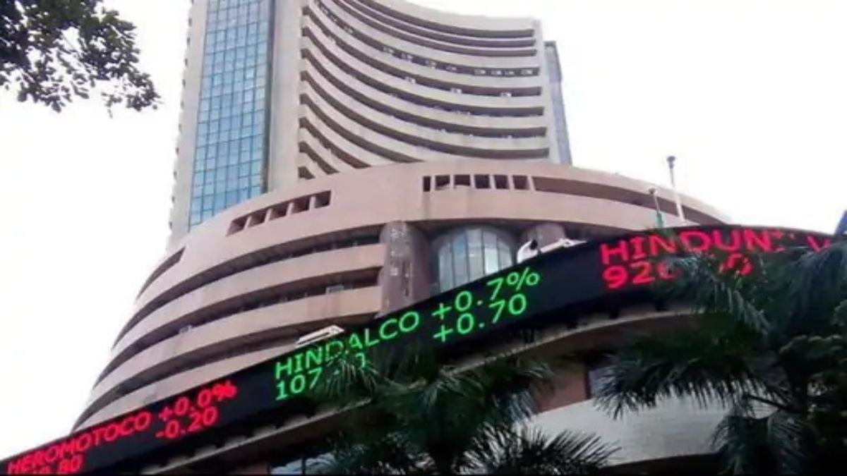 Market Update Today : सेंसेक्स-निफ्टी में हल्की बढ़त, बैंकिंग-IT शेयरों में खरीदारी, जानिए बाजार का हाल ?