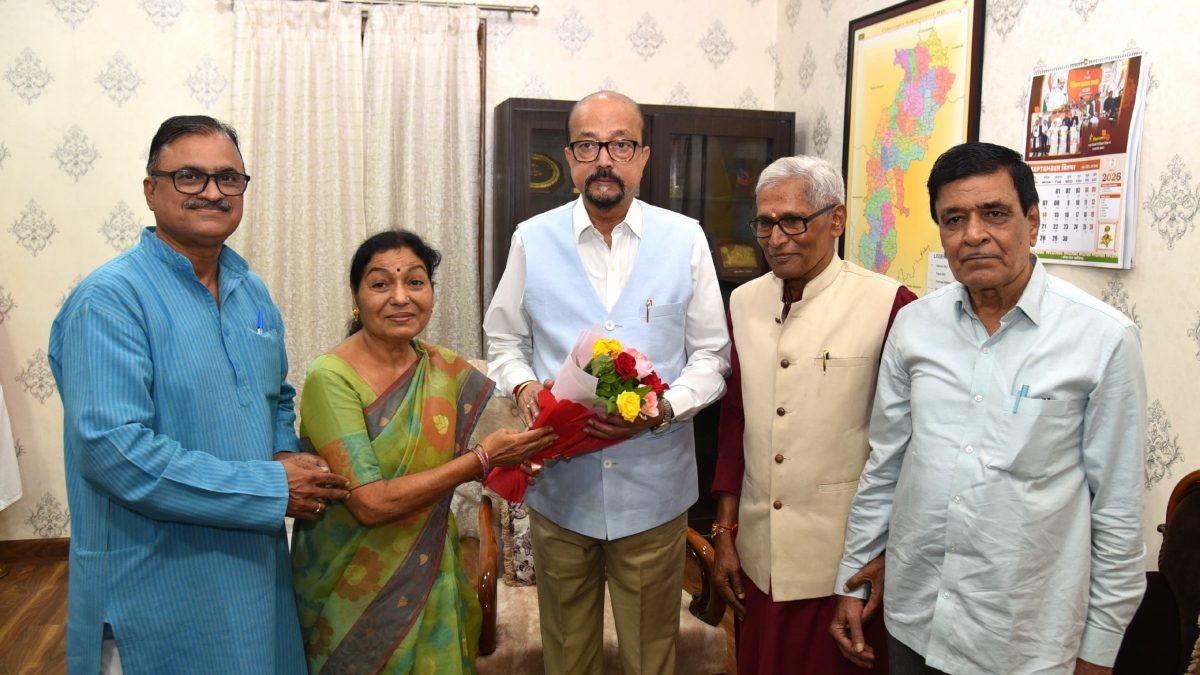 छत्तीसगढ़ी को आठवीं अनुसूची में शामिल कराने की मांग, राजभवन पहुंचे भाषाविद्, राज्यपाल ने कहा ?