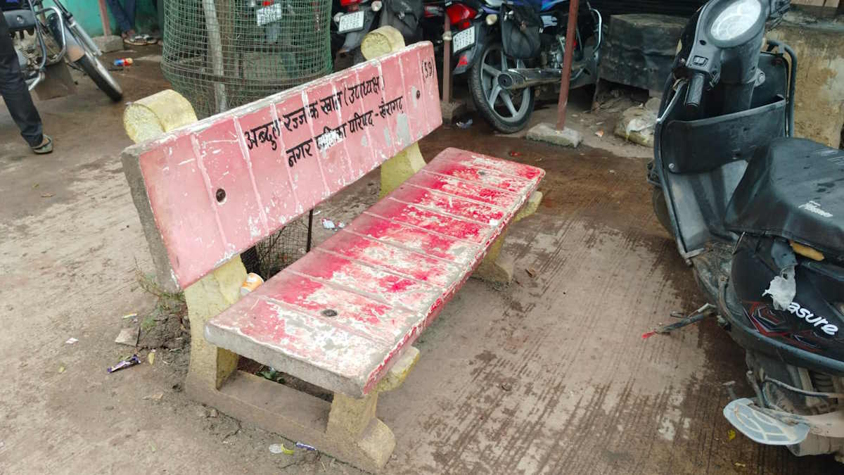 पुरानी कुर्सियों का हिसाब नहीं, फिर नई खरीदी की तैयारी, खैरागढ़ नपा की कार्यशैली पर उठे सवाल…