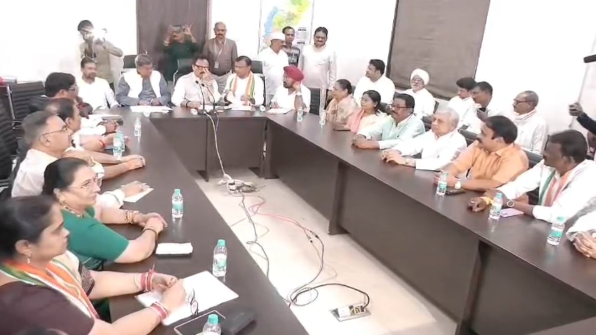 कांग्रेस कार्यकारणी की महत्वपूर्ण बैठक: प्रदेश प्रभारी सुखदेव भगत, दीपक बैज सहित वरिष्ठ नेता शामिल