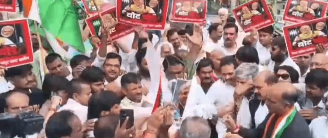 यूपी में सियासी घमासान: कई शहरों में जारी कांग्रेस के प्रदर्शन को BJP ने बताया मुद्दाविहीन, कहा- ‘मुद्दे खत्म ड्रामा बाकी’