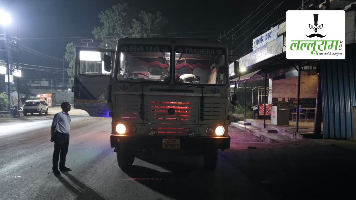 रात के अंधेरे में चल रहा था अवैध रेत परिवहन का खेल, राजस्व, पुलिस और खनिज विभाग की संयुक्त टीम ने दी दबिश, 6 हाइवा जब्त