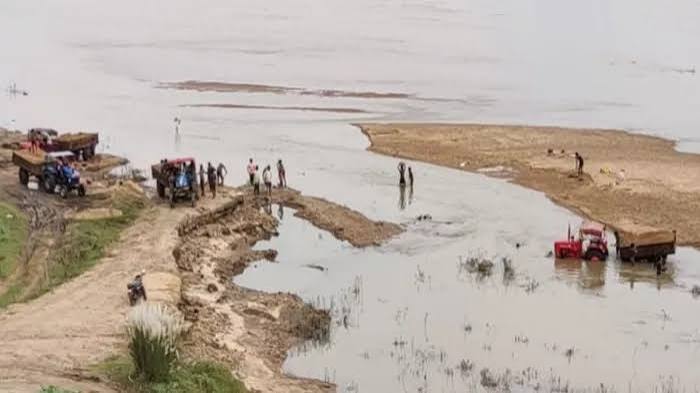 धनबाद में बालू घाट पर खूनी विवाद:  ट्रक चालक की पीट-पीटकर हत्या, आरोपियों की तलाश में छापेमारी