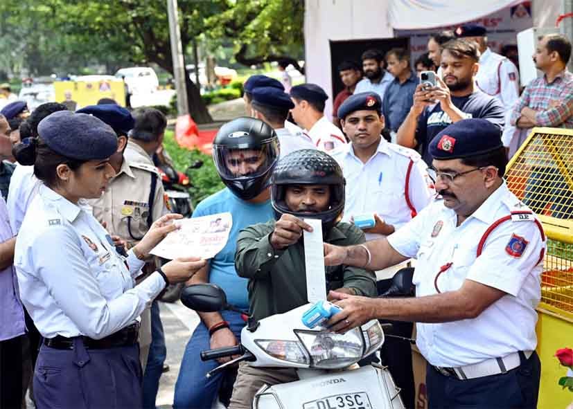 दिल्ली में ट्रैफिक चालान का नया नियम, कोर्ट जाने से पहले जमा करनी होगी 50% रकम