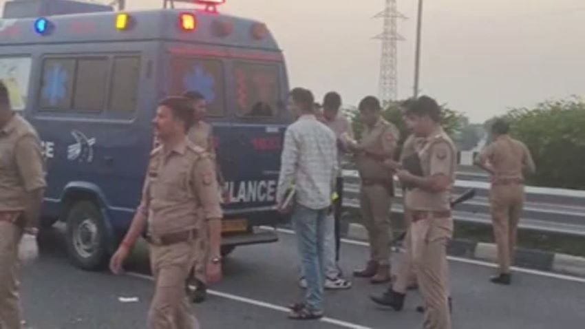 एक झटके में उजड़ गया हंसता-खेलता परिवार!मां-बेटे की मौके पर मौत, जिंदगी-मौत के बीच जूझ रहे पिता और बेटी
