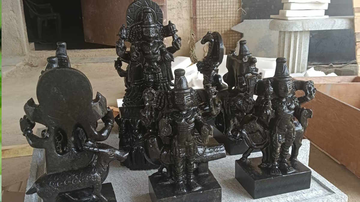 नवग्रहों की शांति और जीवन में सुख-समृद्धि के लिए अचूक उपाय: बड़ के पत्तों और दही के तिलक से करें विशेष पूजन…
