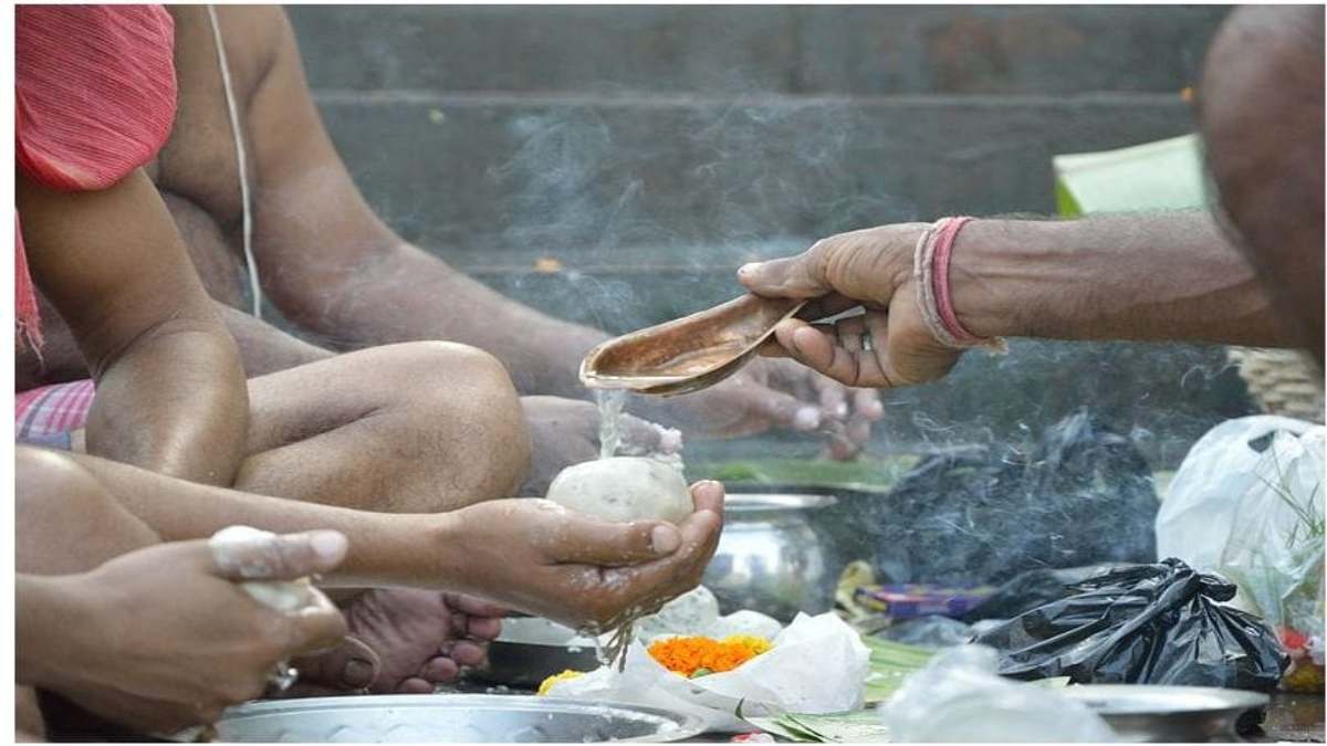 आज से पितृ पक्ष शुरू: तर्पण-श्राद्ध नहीं कर पाएंगे तो काशी विश्वनाथ और भगवान विष्णु का स्मरण कर ऐसे अर्पित करें जल, पितृ देंगे आशीर्वाद…