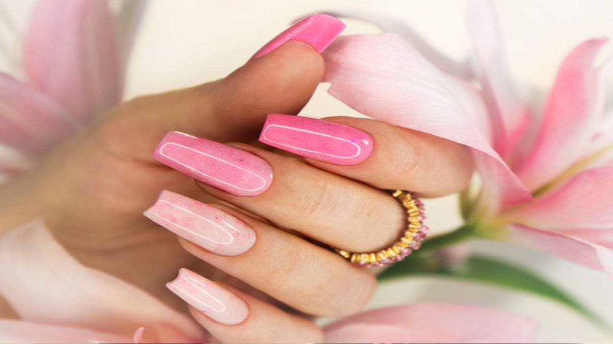 लंबे और खूबसूरत नाखूनों के लिए करवाने जा रही हैं Nail Extension, तो इन बातों का जरूर रखें ध्यान
