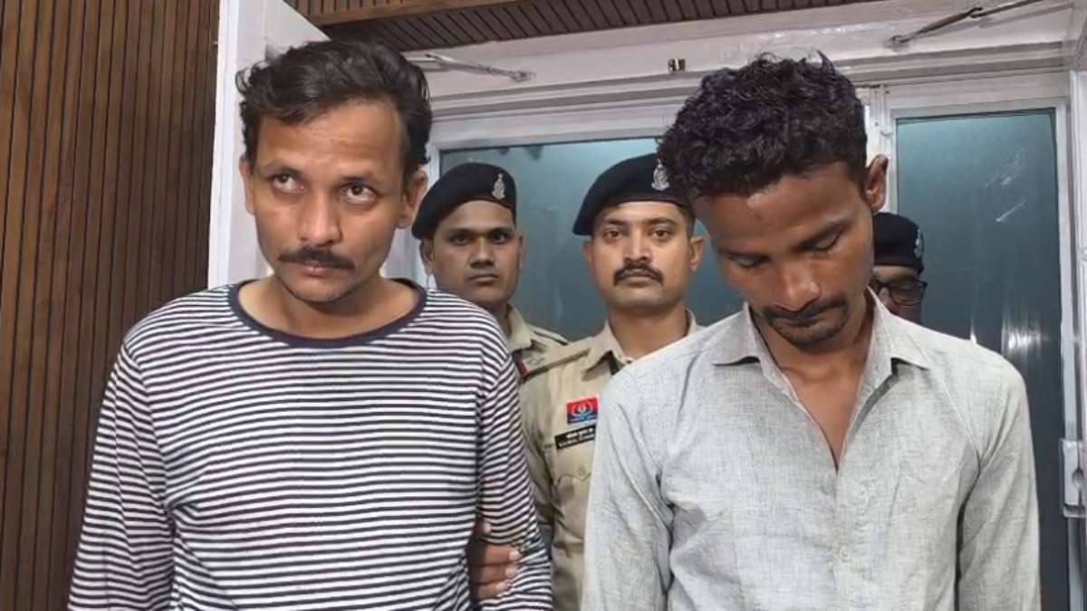 पहले बाइक से की रेकी, फिर एक्टिवा से पहुंचकर शिक्षिका के घर में की लाखों की चोरी, दो आरोपी गिरफ्तार