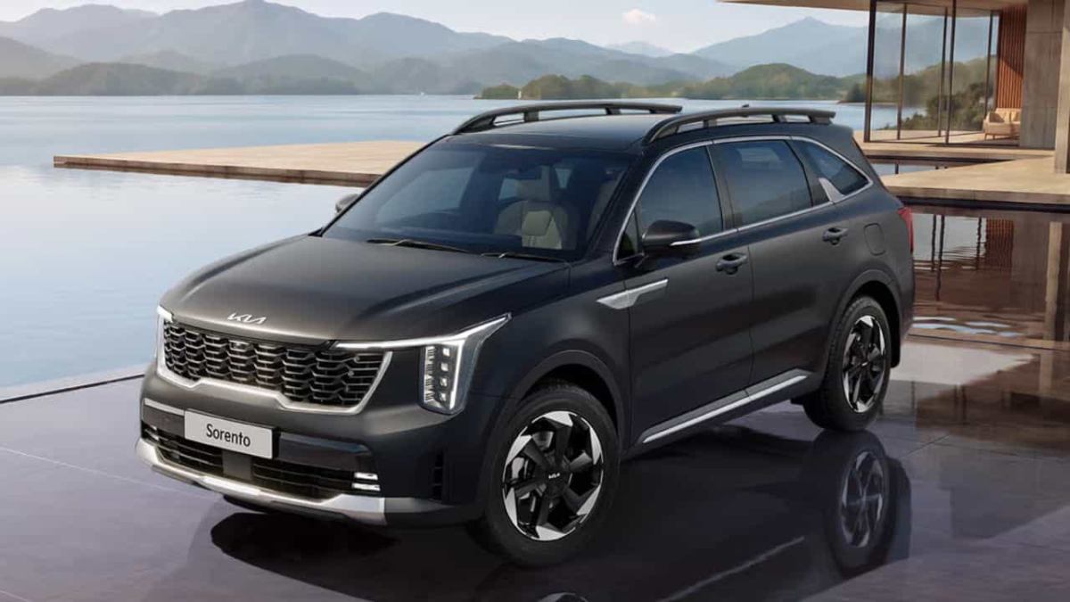 Kia Sorento : 4 सितंबर को India में धमाकेदार एंट्री के लिए तैयार, हाइब्रिड इंजन और लग्जरी फीचर्स से लैस होगी 7-सीटर SUV
