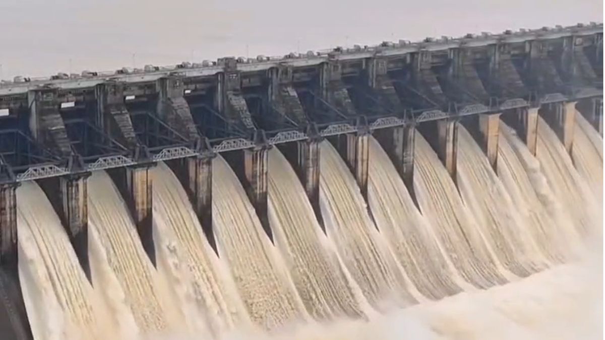 लगातार बारिश से लबालब हुआ बरगी बांधः खोले गए 13 गेट, नर्मदा के घाटों पर 7 से 8 फीट तक जलस्तर बढ़ने का अलर्ट