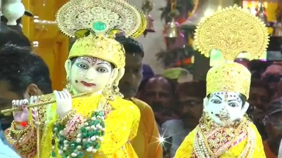 ग्वालियर में 120 करोड़ के ऐतिहासिक आभूषणों से सजे राधा-कृष्णः 105 साल पुराने गोपाल मंदिर में जन्माष्टमी की भव्य तैयारियां