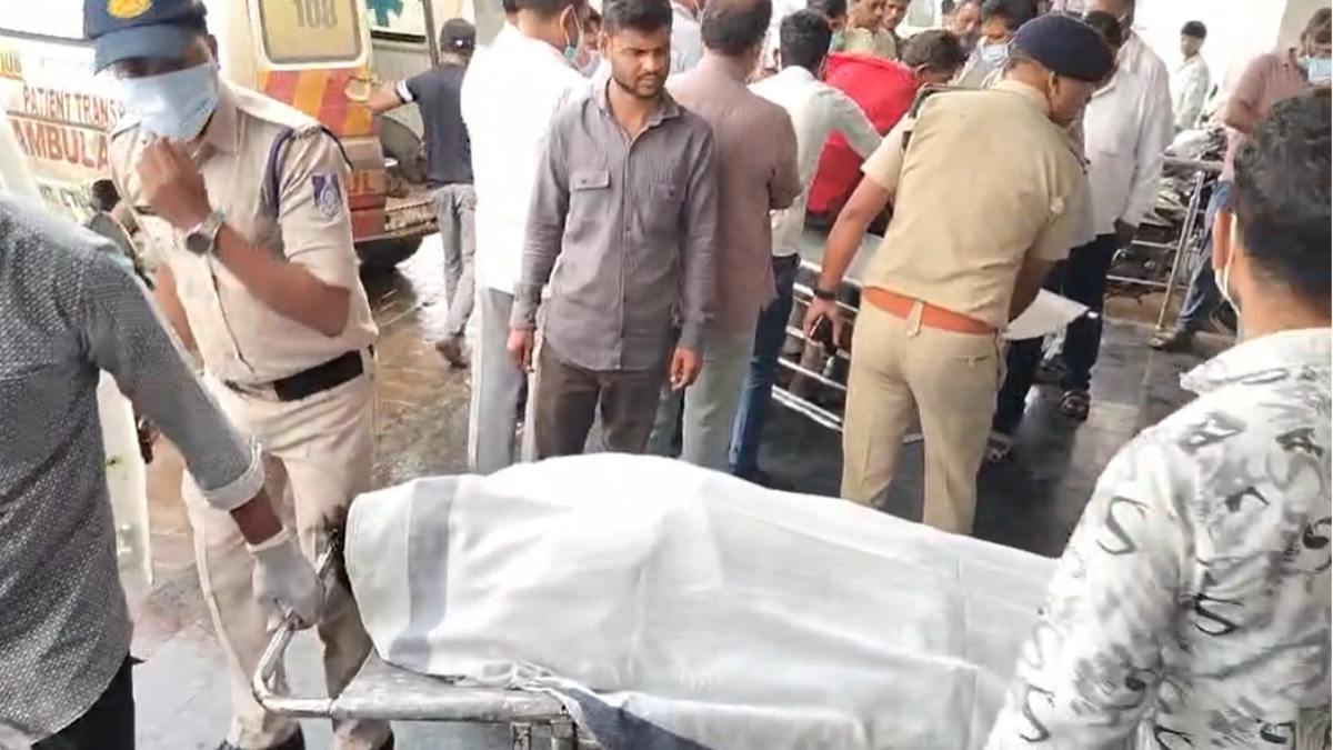 MP जहरीली शराबकांड पर कांग्रेस का चौतरफा हमला: जीतू पटवारी, उमंग सिंघार और अरुण यादव ने सरकार को घेरा, न्यायिक जांच और मुआवजे की मांग